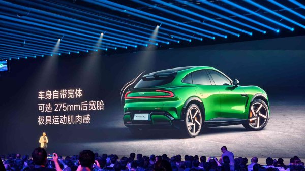 股票配资财经网 车友群已“挤爆”？小米YU7对标Model Y，雷军：不可能只卖19.9万!